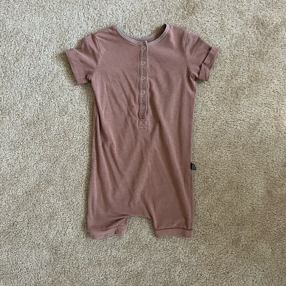 RAGS Essential Short in Camel